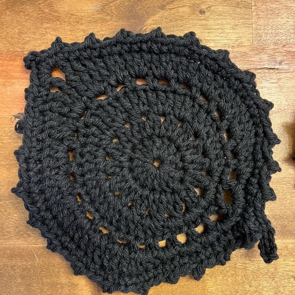 Elegant Black Crochet Trivet Set - Picture 2 of 3